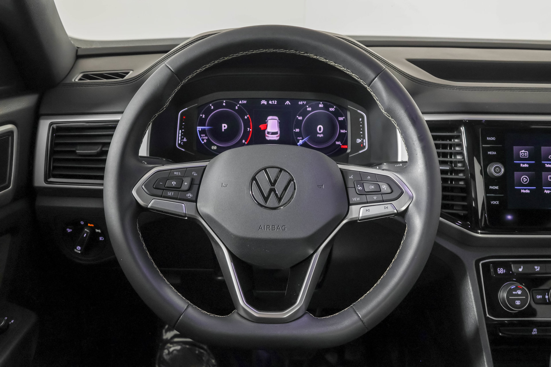 Certified 2023 Volkswagen Atlas Cross Sport SE w/ Panoramic Sunroof Package AWD/4WD image 27