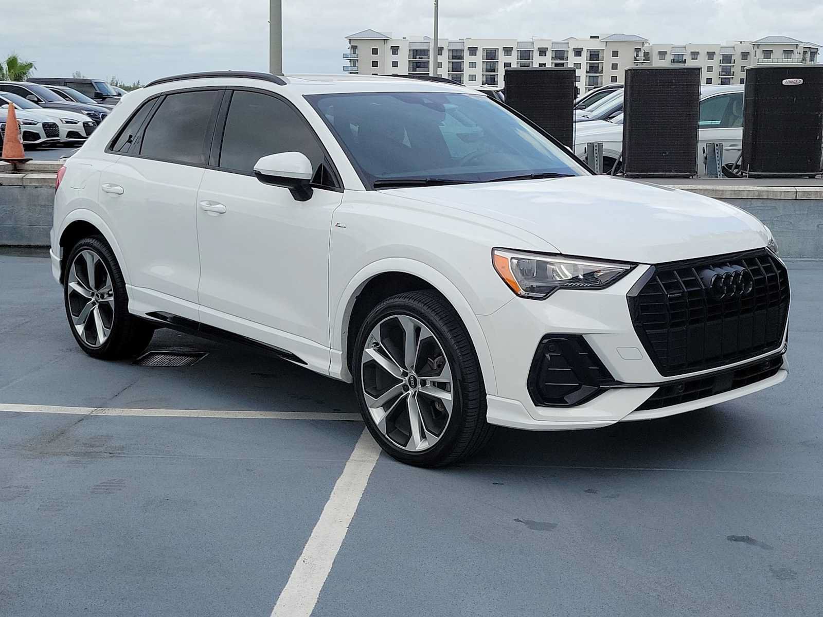 Used 2021 Audi Q3 2.0T Premium w/ Convenience Package AWD/4WD image 8