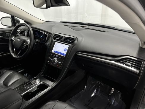 Used 2020 Ford Fusion Energi Titanium image 17