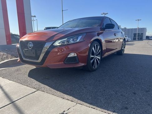 Used 2022 Nissan Altima 2.5 SR image 3