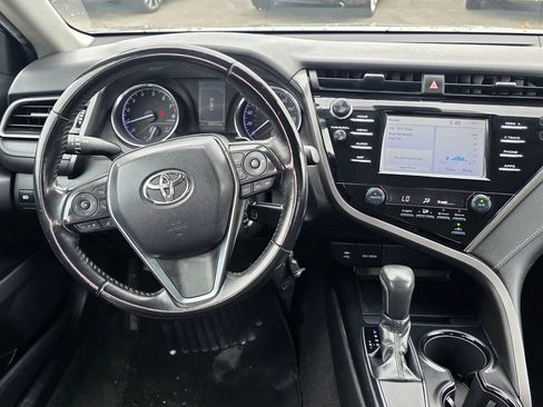 Used 2019 Toyota Camry SE FWD image 17