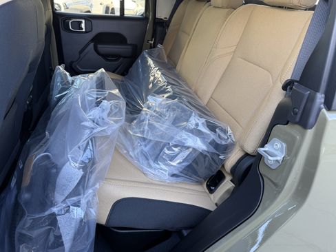 New 2026 Jeep Gladiator Sport image 32