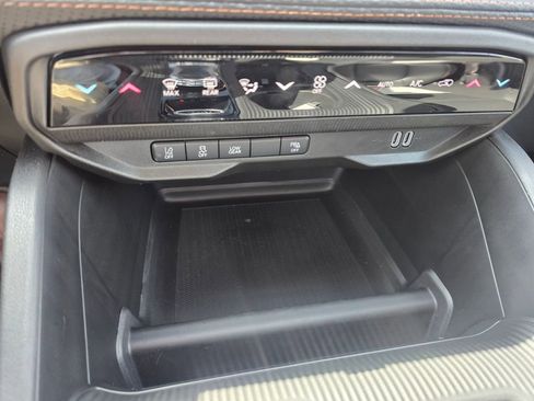 Used 2026 Jeep Cherokee Limited image 21