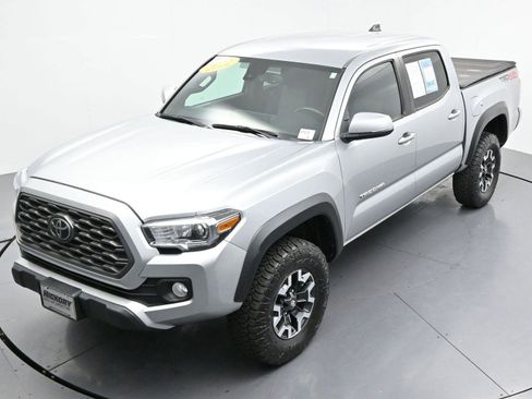 Used 2022 Toyota Tacoma TRD Off-Road w/ Technology Package AWD/4WD image 38
