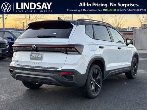 New 2026 Volkswagen Taos SE FWD image 3