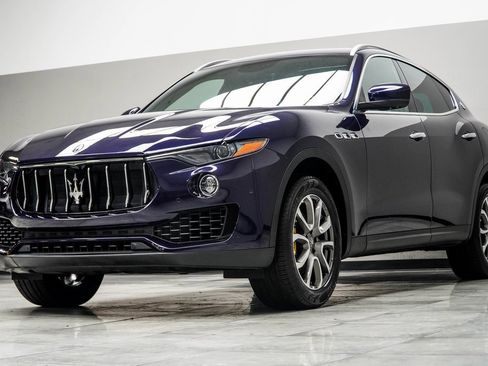 Used 2018 Maserati Levante image 8
