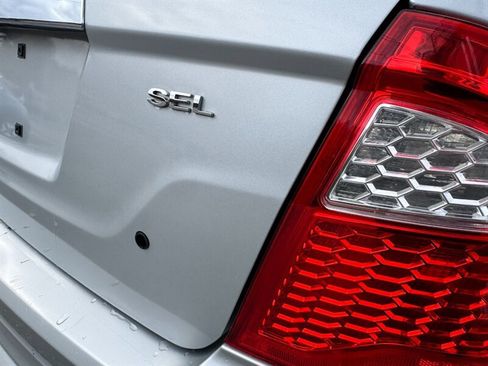 Used 2010 Ford Fusion SEL image 12