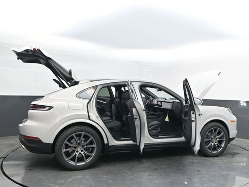New 2025 Porsche Cayenne Coupe image 46