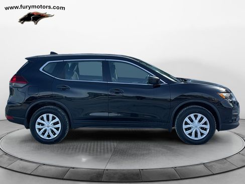 Used 2020 Nissan Rogue S image 2