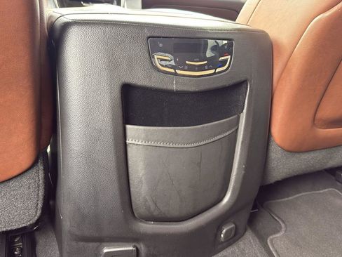 Used 2018 Cadillac Escalade Luxury image 28