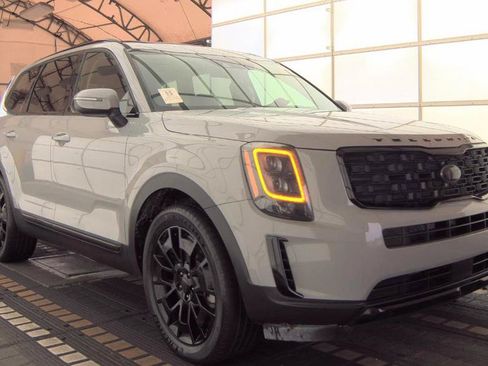 Used 2021 Kia Telluride EX w/ EX Premium Package AWD/4WD image 4