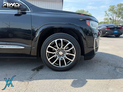 Used 2020 GMC Acadia Denali w/ Technology Package AWD/4WD image 9