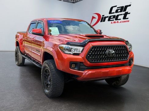 Used 2018 Toyota Tacoma TRD Sport w/ Technology Package AWD/4WD image 11