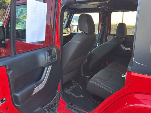 Used 2016 Jeep Wrangler Unlimited Sahara w/ Max Tow Package image 26