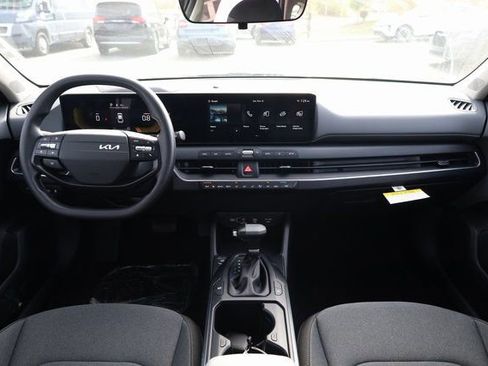 New 2025 Kia K4 LXS FWD image 15
