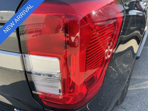 Used 2024 Ford Expedition Max XLT image 9