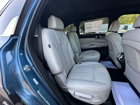 New 2025 Kia Sorento SX Prestige image 17