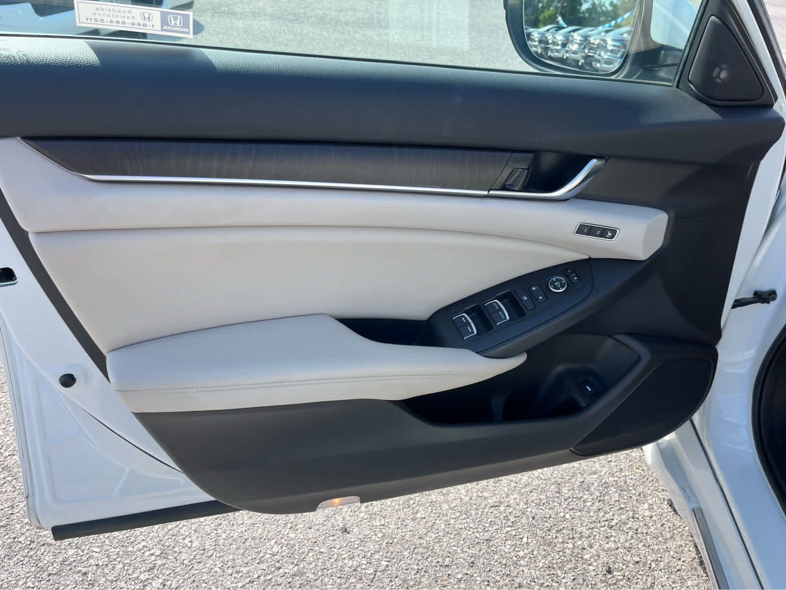Used 2020 Honda Accord Touring image 12