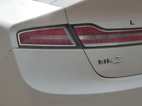 Used 2015 Lincoln MKZ Hybrid w/ Equipment Group 201A Select FWD image 17