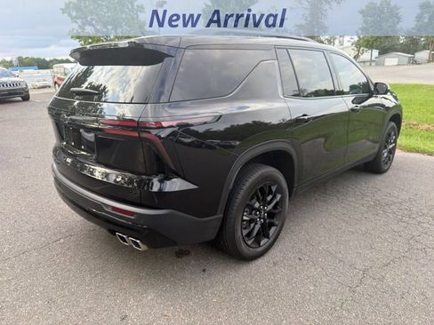 Used 2024 Chevrolet Traverse LT w/ Midnight/Sport Edition AWD/4WD image 8