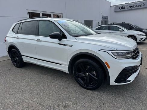 Certified 2023 Volkswagen Tiguan SE R-Line image 3