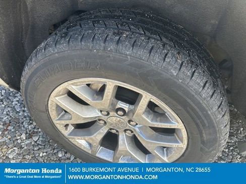 Used 2015 GMC Yukon XL SLT image 9