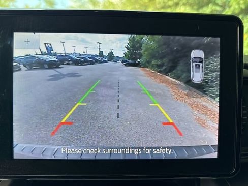 Used 2021 Ford Explorer XLT image 27