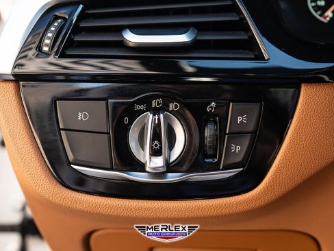 Used 2019 BMW 540i w/ M Sport Package image 39