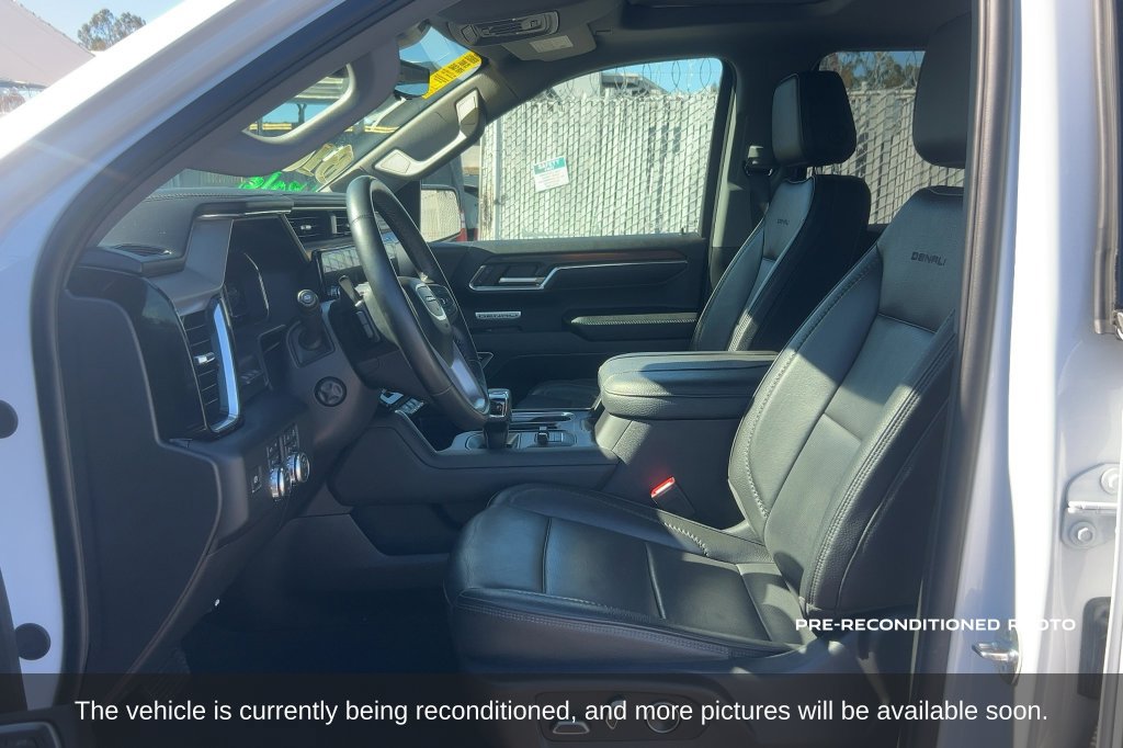 Used 2024 GMC Sierra 1500 Denali w/ Technology Package AWD/4WD image 11