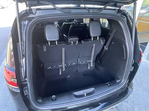Used 2025 Chrysler Pacifica Select FWD image 26