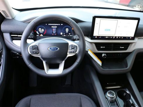 New 2025 Ford Explorer Active image 20