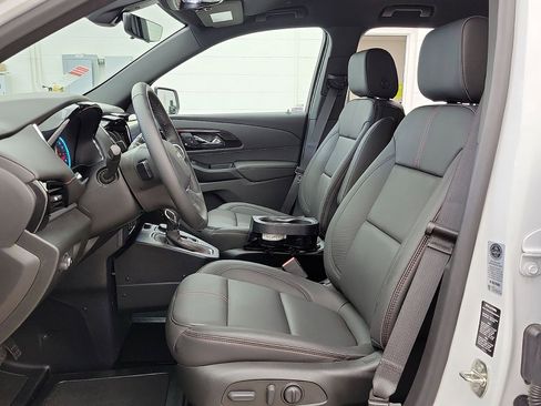 Used 2023 Chevrolet Traverse RS image 11