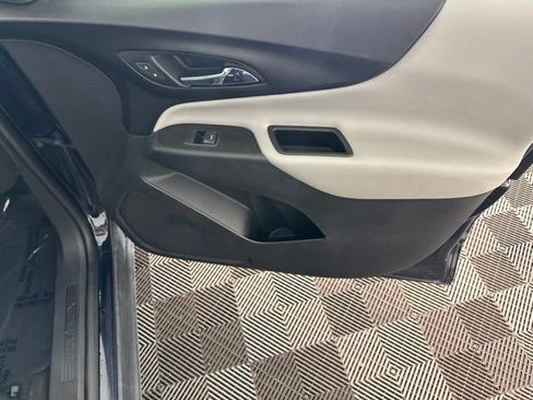 Used 2021 Chevrolet Equinox LS AWD/4WD image 19