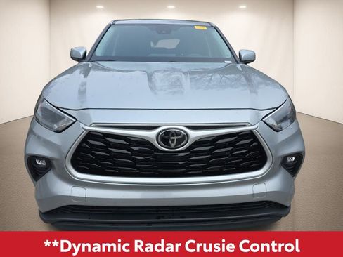 Used 2024 Toyota Highlander LE image 10