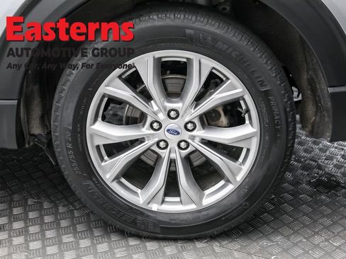 Used 2023 Ford Explorer Limited AWD/4WD image 8