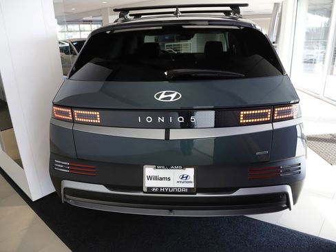 New 2025 Hyundai Ioniq 5 SEL image 5