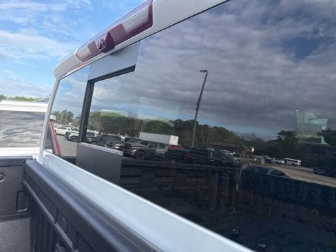 Used 2025 GMC Sierra 2500 AT4 w/ AT4 Premium Plus Package image 12