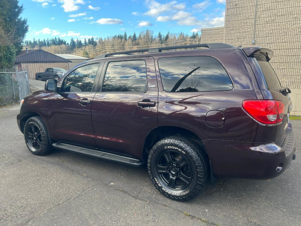 Used 2016 Toyota Sequoia SR5 w/ Premium Package AWD/4WD image 7