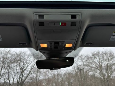 Certified 2023 Volkswagen Jetta SE w/ Panoramic Sunroof Package image 16