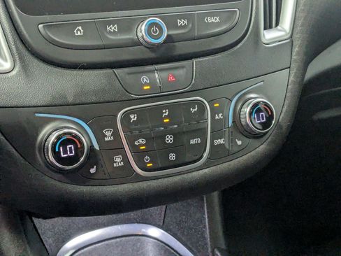 Used 2024 Chevrolet Malibu LT FWD image 17