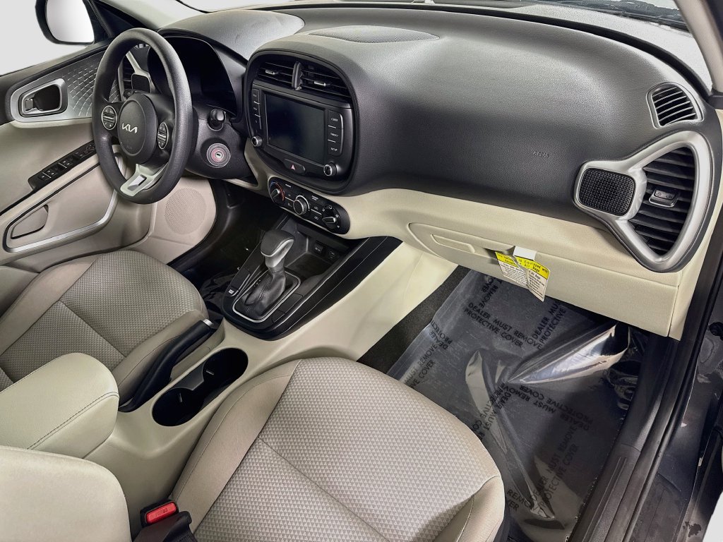 Used 2023 Kia Soul LX FWD image 30