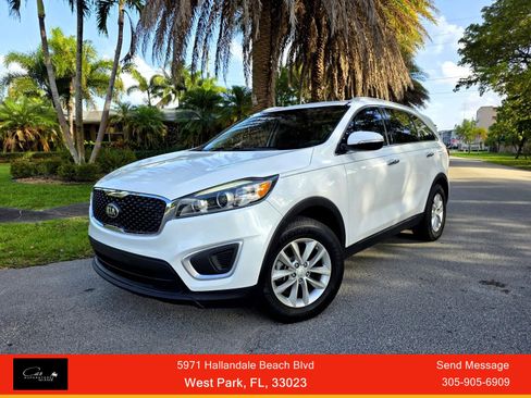 Used 2017 Kia Sorento LX image 1