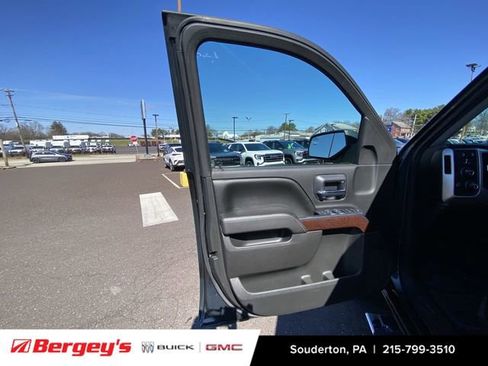 Used 2017 GMC Sierra 1500 SLE w/ SLE Value Package image 25