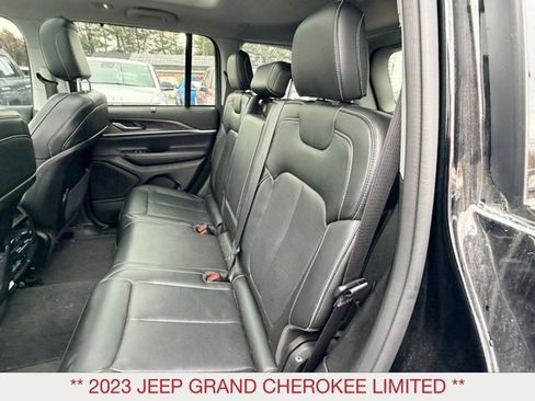 Used 2023 Jeep Grand Cherokee Limited w/ Luxury Tech Group II image 12