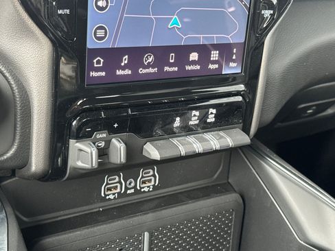 New 2026 RAM 1500 Laramie AWD/4WD image 19