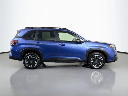 Used 2025 Subaru Forester Premium AWD/4WD image 10
