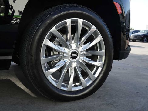 Used 2023 Cadillac Escalade ESV Premium Luxury w/ Performance Package AWD/4WD image 64