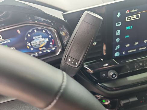 Used 2025 Chevrolet Silverado 2500 ZR2 image 31