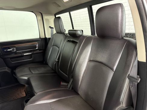 Used 2016 RAM 1500 Laramie w/ Convenience Group AWD/4WD image 18
