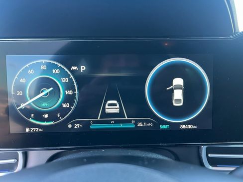 Used 2021 Hyundai Elantra Limited image 15